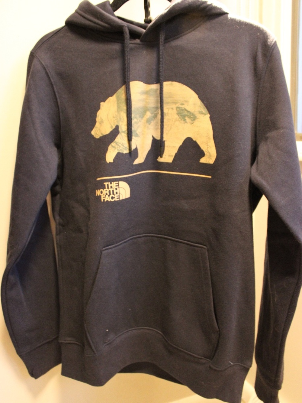 North Face Hoodie Black Size M New with Tags